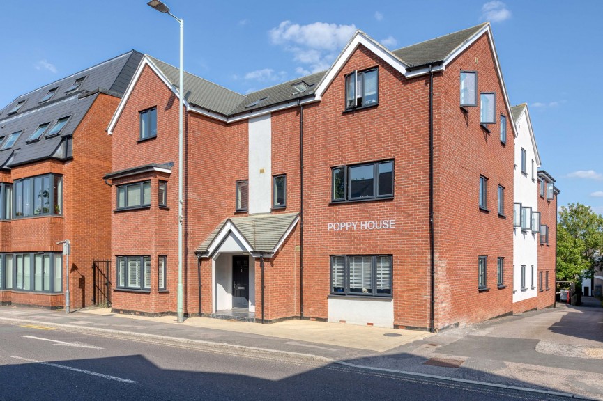 2 bedroom Flat for Sale Paynes Park, Hitchin, Hertfordshire