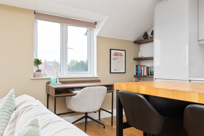 2 bedroom Flat for Sale Paynes Park, Hitchin, Hertfordshire