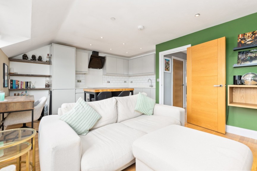 2 bedroom Flat for Sale Paynes Park, Hitchin, Hertfordshire