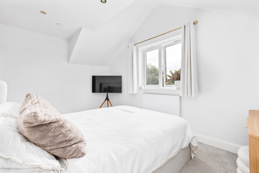 2 bedroom Flat for Sale Paynes Park, Hitchin, Hertfordshire