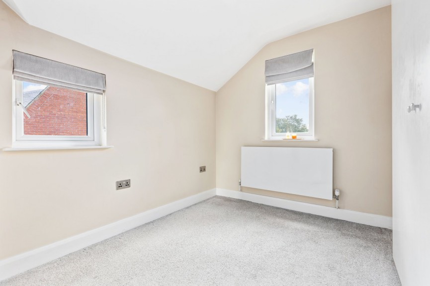 2 bedroom Flat for Sale Paynes Park, Hitchin, Hertfordshire