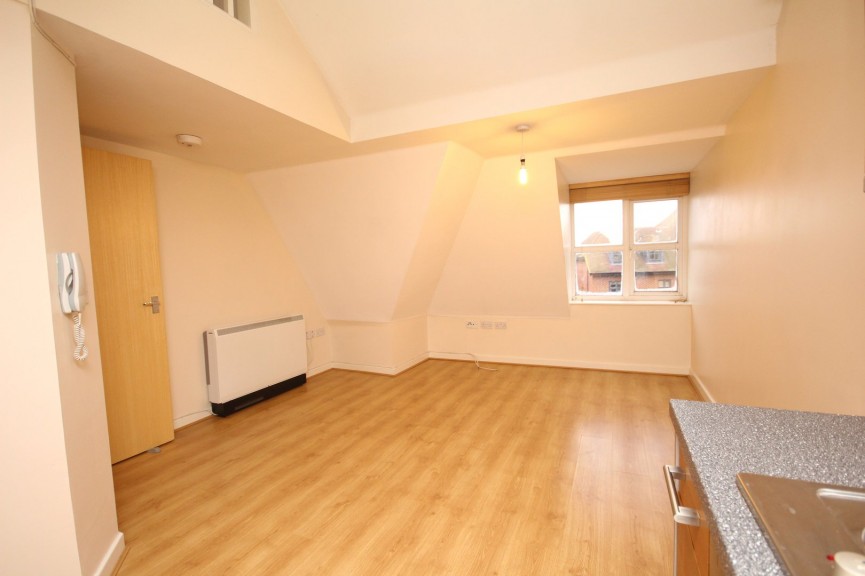 2 bedroom Flat for Letting Birds Hill, Letchworth Garden City, Hertfordshire