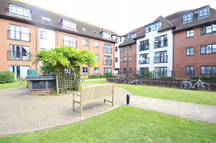 2 bedroom Flat for Letting Birds Hill, Letchworth Garden City, Hertfordshire