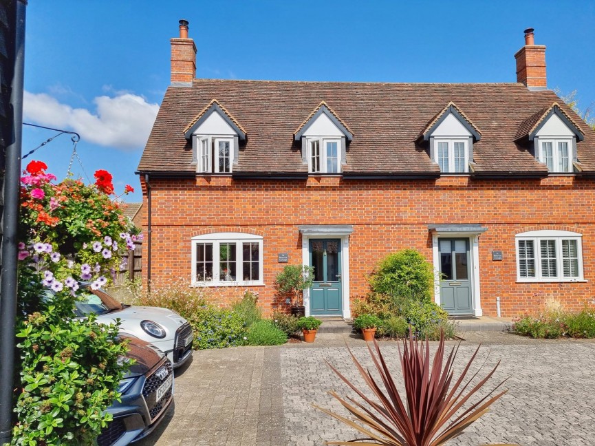 3 bedroom House for Sale Clophill, Bedfordshire