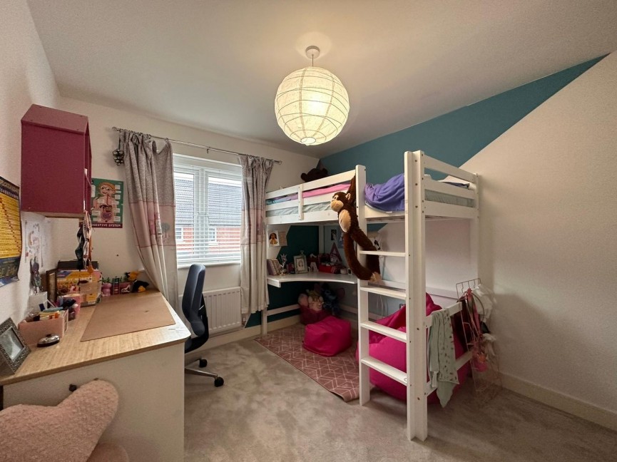 4 bedroom House for Sale Lilburn Avenue, Royston, Hertfordshire
