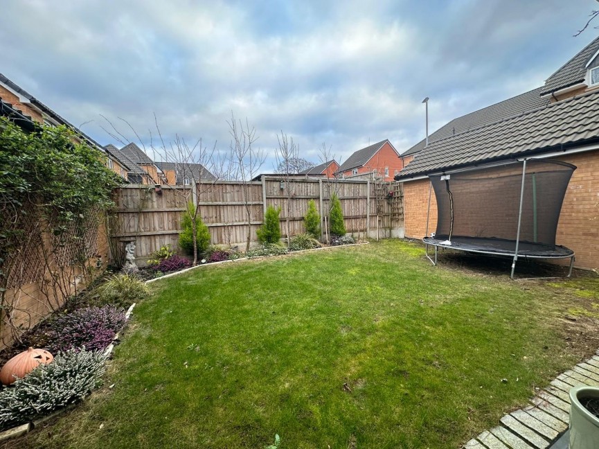 4 bedroom House for Sale Lilburn Avenue, Royston, Hertfordshire