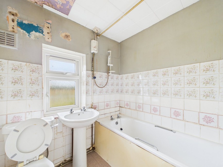 3 bedroom House for Sale Wilshere Crescent, Hitchin, Hertfordshire