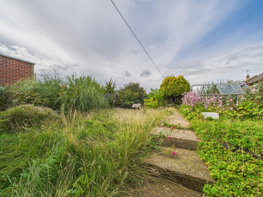 3 bedroom House for Sale Wilshere Crescent, Hitchin, Hertfordshire