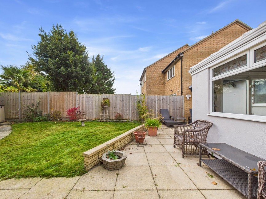 2 bedroom Bungalow for Sale Westell Close, Baldock, Hertfordshire