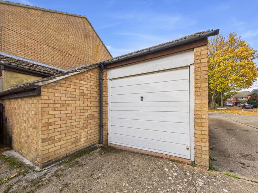 2 bedroom Bungalow for Sale Westell Close, Baldock, Hertfordshire