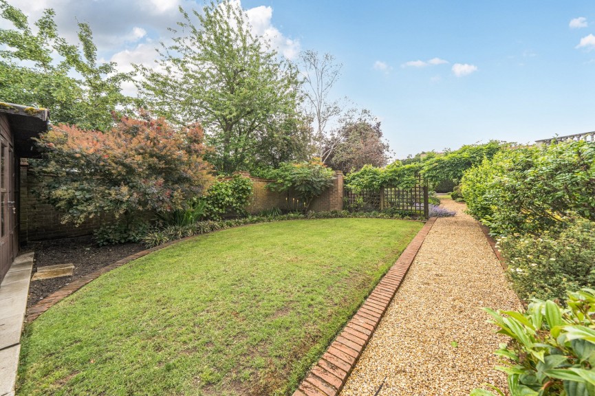 6 bedroom House for Sale Church Road, Westoning, Bedfordshire