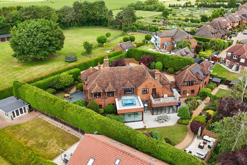 6 bedroom House for Sale Church Road, Westoning, Bedfordshire