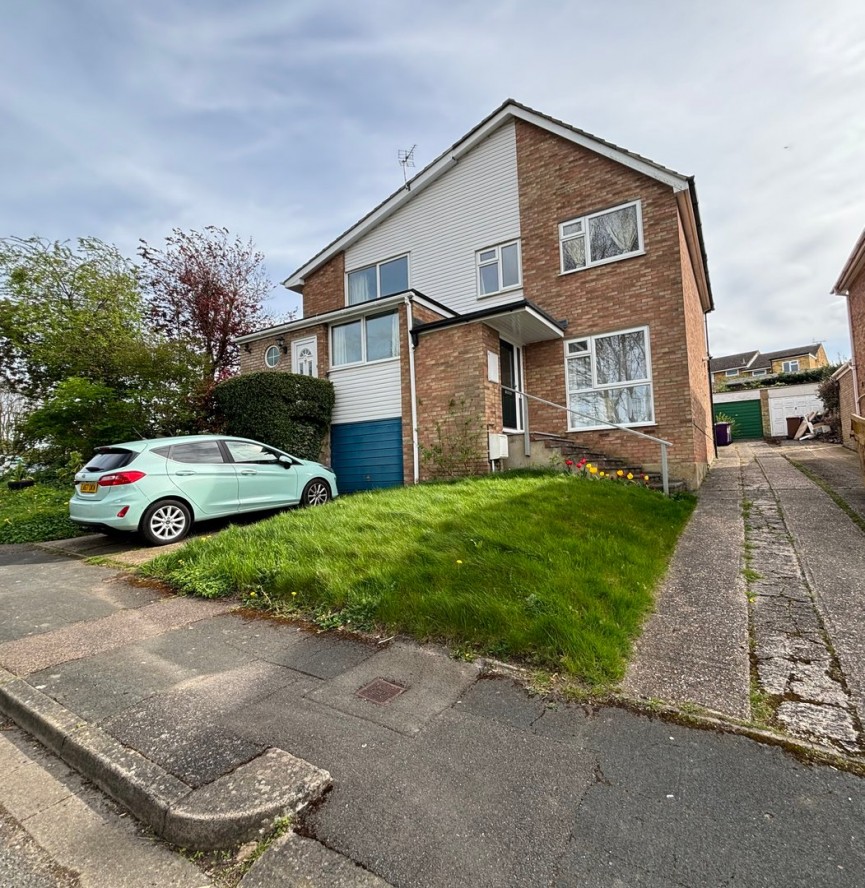 3 bedroom House for Letting Thurnall Avenue, Royston, Hertfordshire
