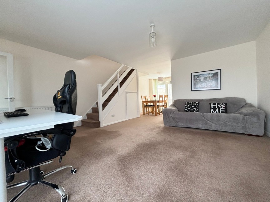 3 bedroom House for Letting Thurnall Avenue, Royston, Hertfordshire