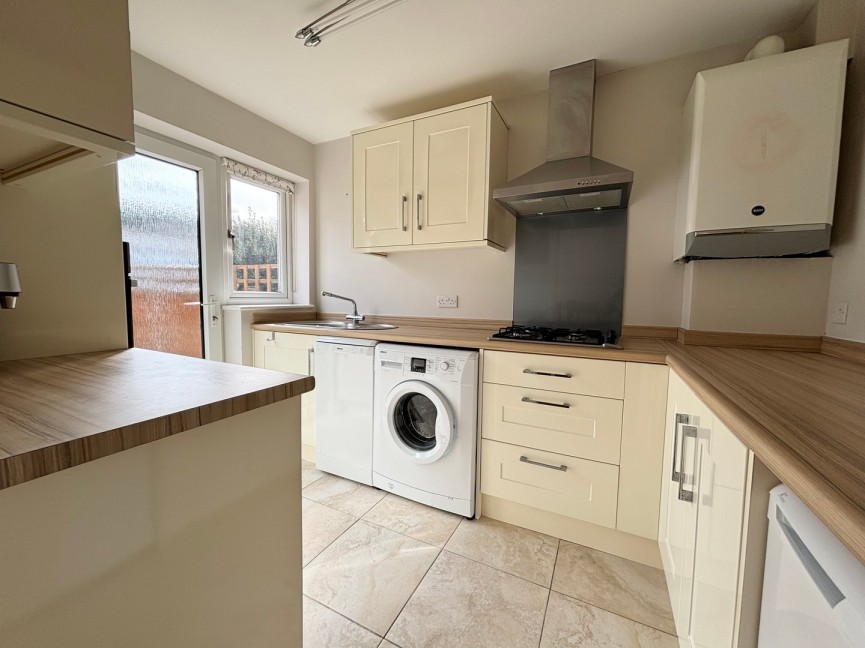 3 bedroom House for Letting Thurnall Avenue, Royston, Hertfordshire