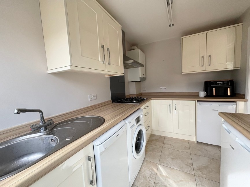 3 bedroom House for Letting Thurnall Avenue, Royston, Hertfordshire