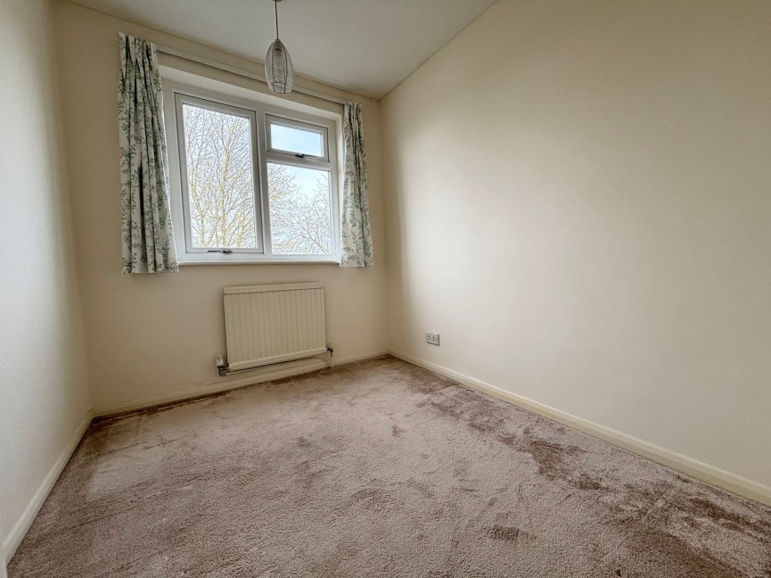 3 bedroom House for Letting Thurnall Avenue, Royston, Hertfordshire