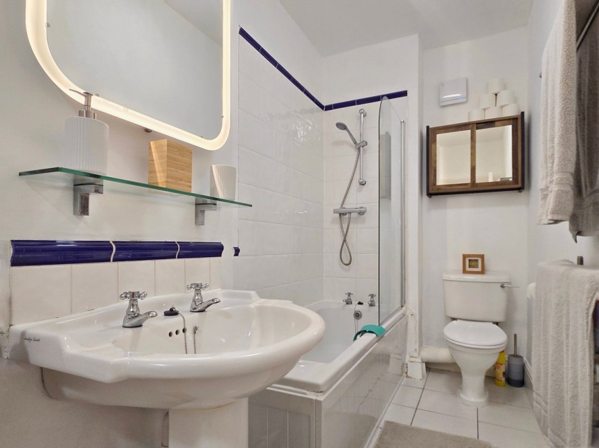 2 bedroom Flat for Sale Ampthill, Bedfordshire