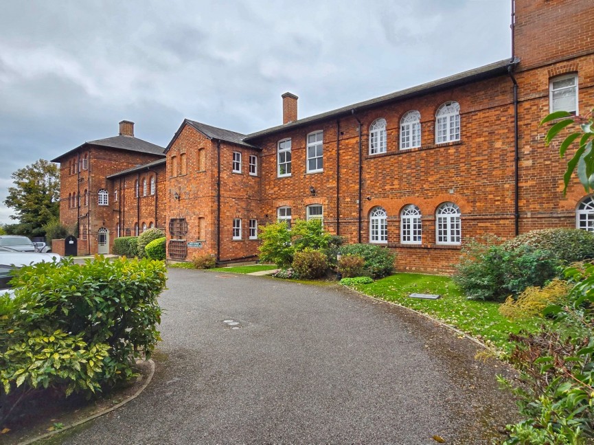 2 bedroom Flat for Sale Ampthill, Bedfordshire