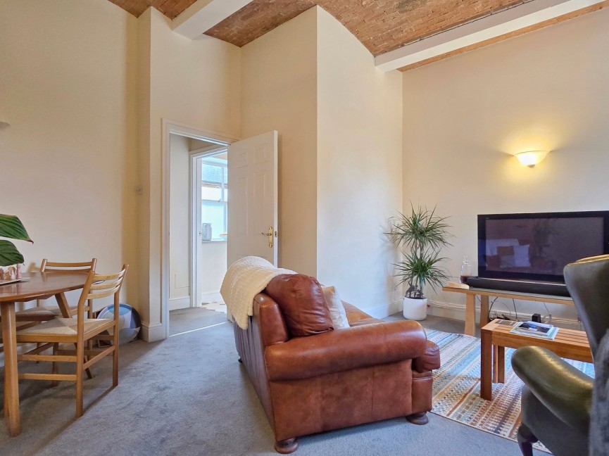2 bedroom Flat for Sale Ampthill, Bedfordshire