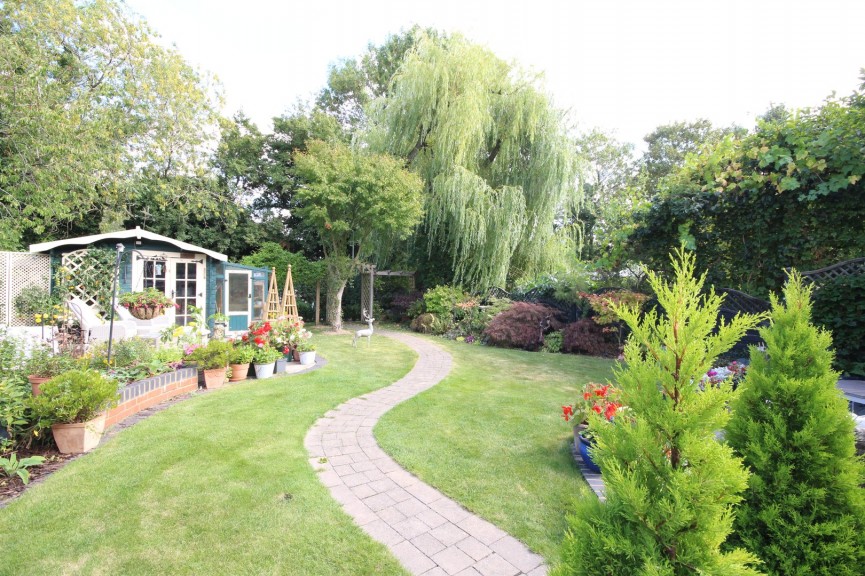 3 bedroom House for Sale Howard Drive, Letchworth Garden City, Hertfordshire