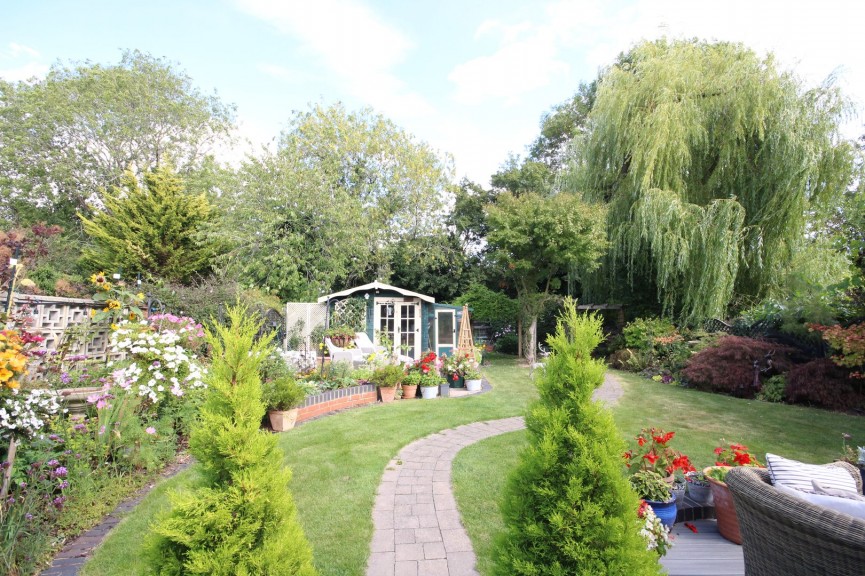 3 bedroom House for Sale Howard Drive, Letchworth Garden City, Hertfordshire