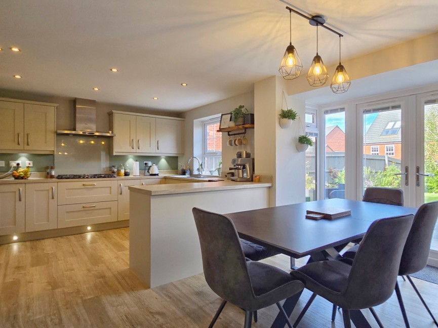5 bedroom House for Sale Marston Moretaine, Bedfordshire