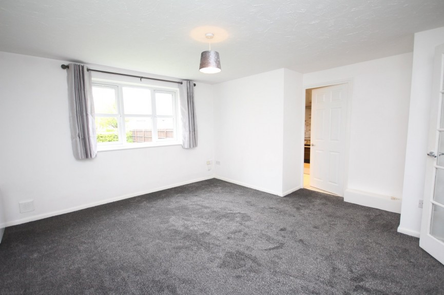 2 bedroom Flat for Sale Marmet Avenue, Letchworth Garden City, Hertfordshire