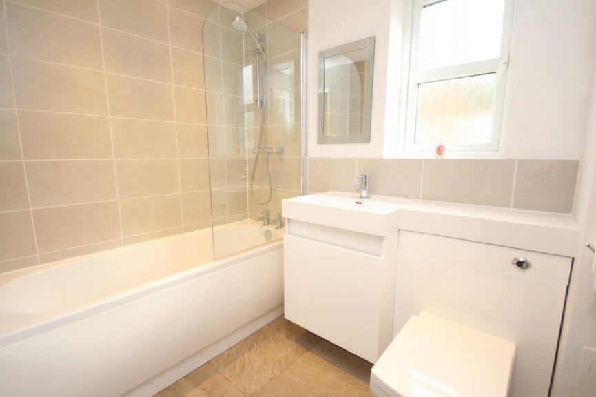 2 bedroom Flat for Sale Marmet Avenue, Letchworth Garden City, Hertfordshire