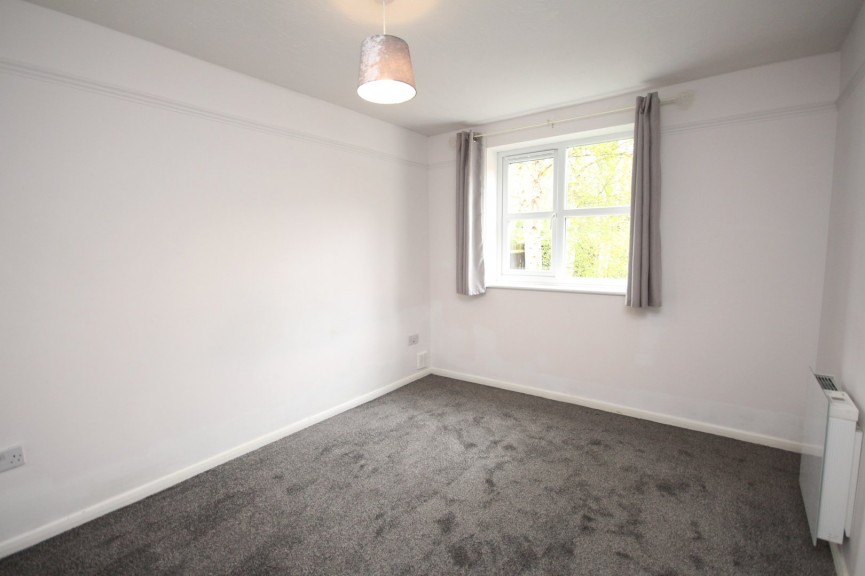2 bedroom Flat for Sale Marmet Avenue, Letchworth Garden City, Hertfordshire