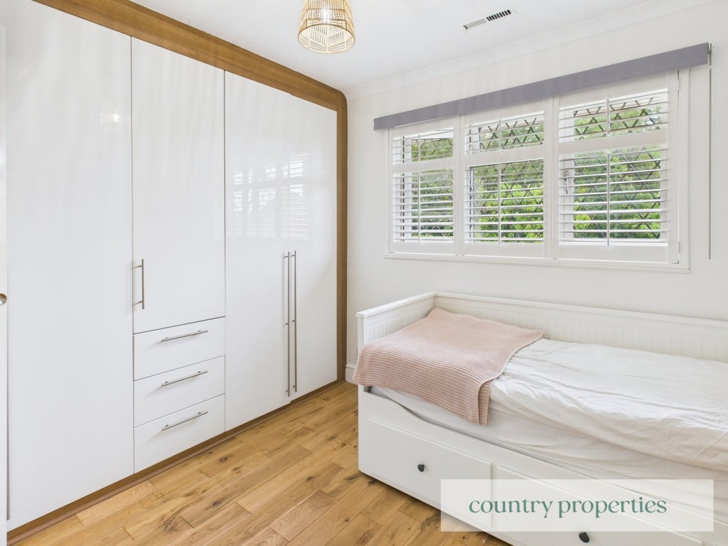 Yew Grove, Welwyn Garden City, Hertfordshire