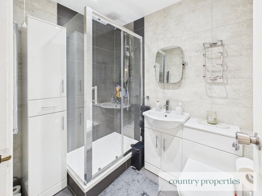 2 bedroom House for Sale Yew Grove, Welwyn Garden City, Hertfordshire