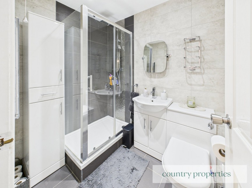 2 bedroom House for Sale Yew Grove, Welwyn Garden City, Hertfordshire