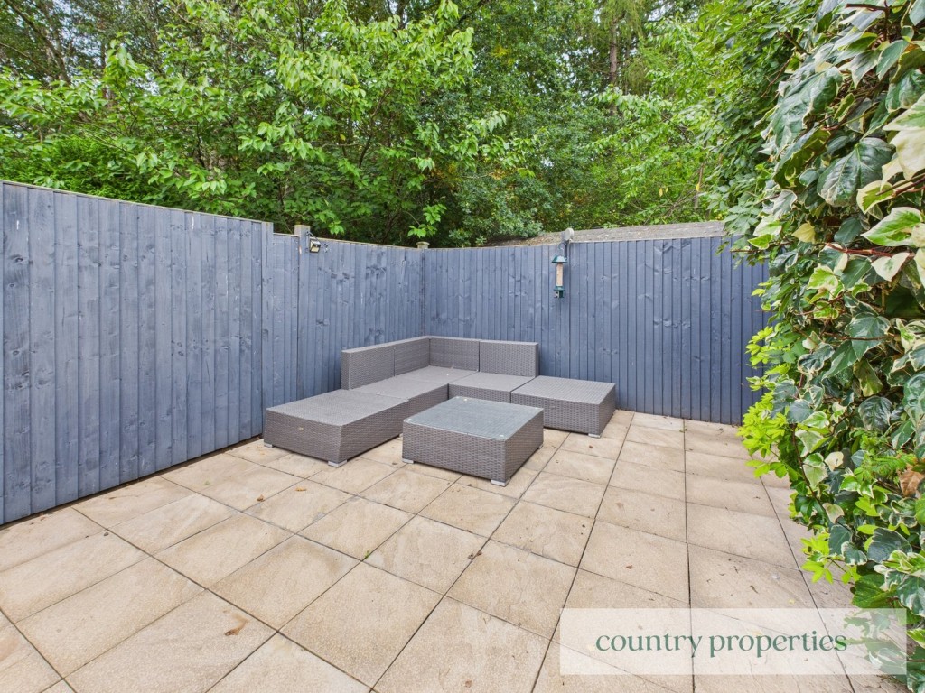 Yew Grove, Welwyn Garden City, Hertfordshire