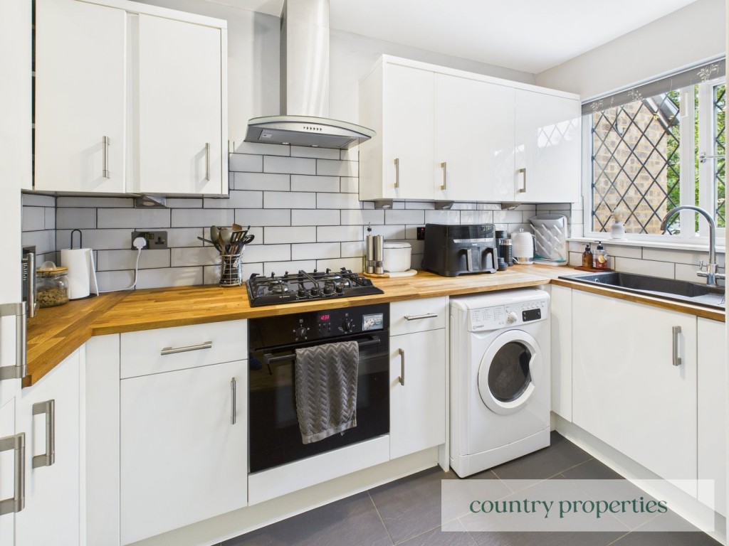Yew Grove, Welwyn Garden City, Hertfordshire
