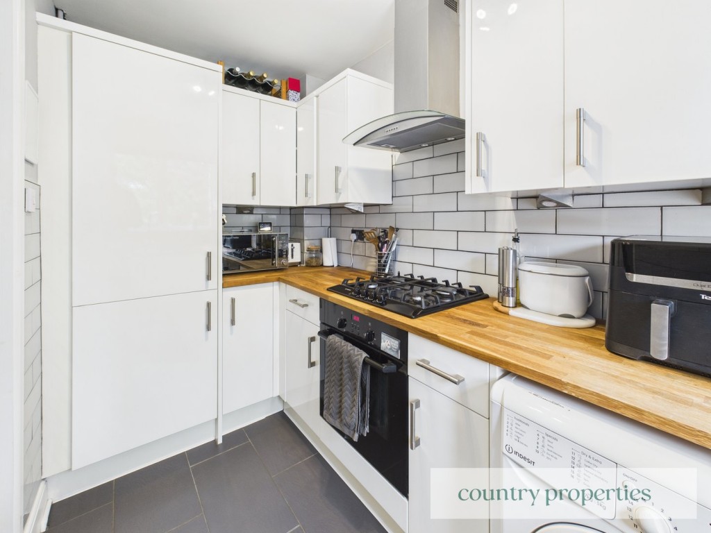 Yew Grove, Welwyn Garden City, Hertfordshire