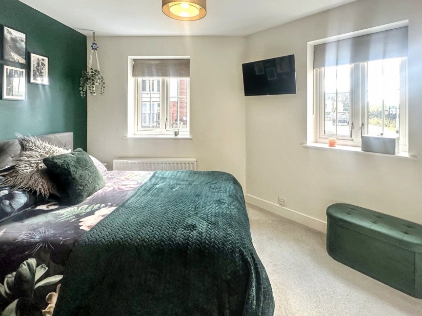 2 bedroom Flat for Sale Keen Avenue, Buntingford, Hertfordshire