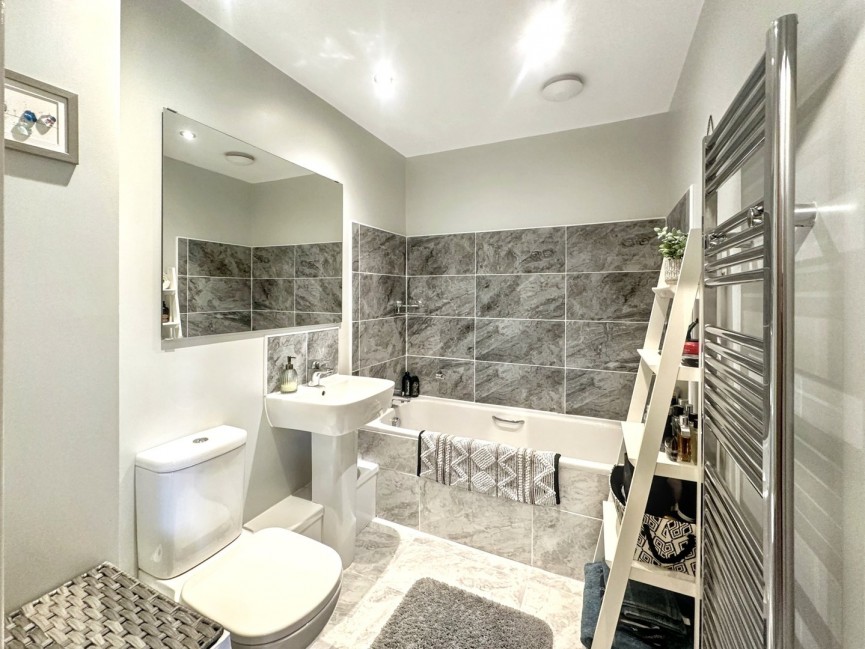 2 bedroom Flat for Sale Keen Avenue, Buntingford, Hertfordshire