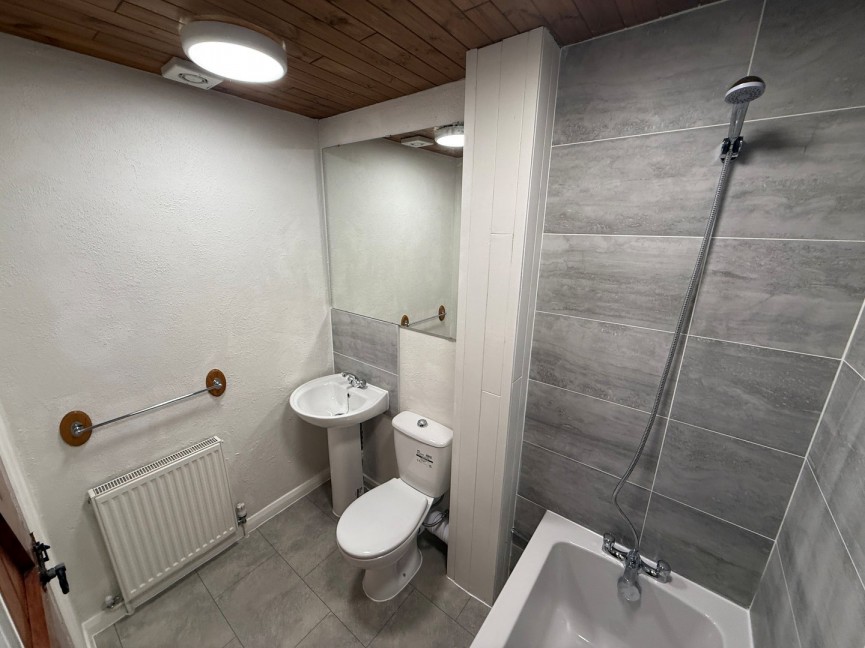 2 bedroom House for Letting High Street, Westoning, Bedfordshire