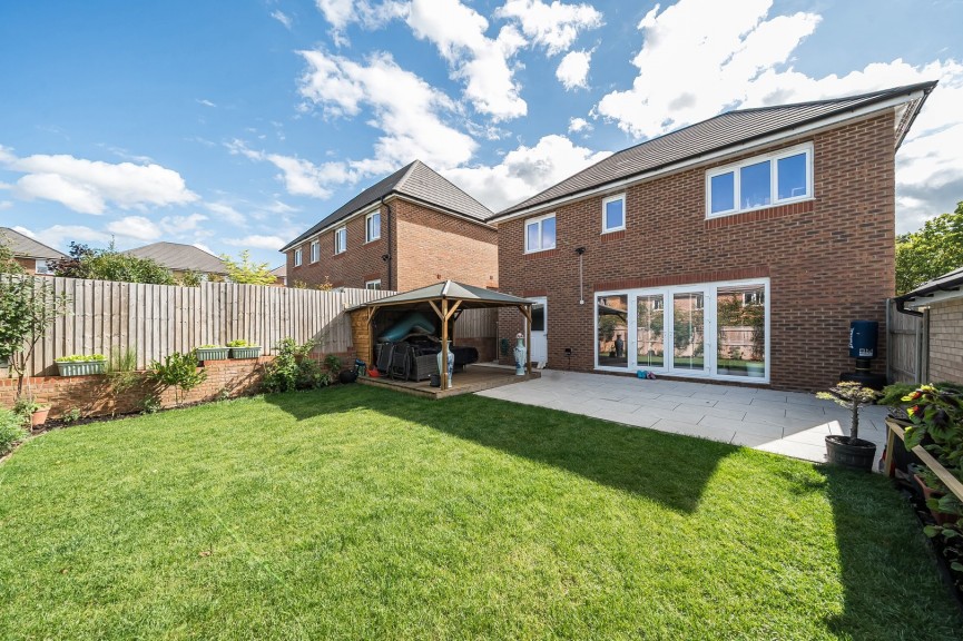 4 bedroom House for Sale Odell Way, Shefford, Bedfordshire