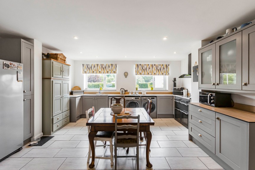 5 bedroom House for Sale The Holdings, Hatfield, Hertfordshire