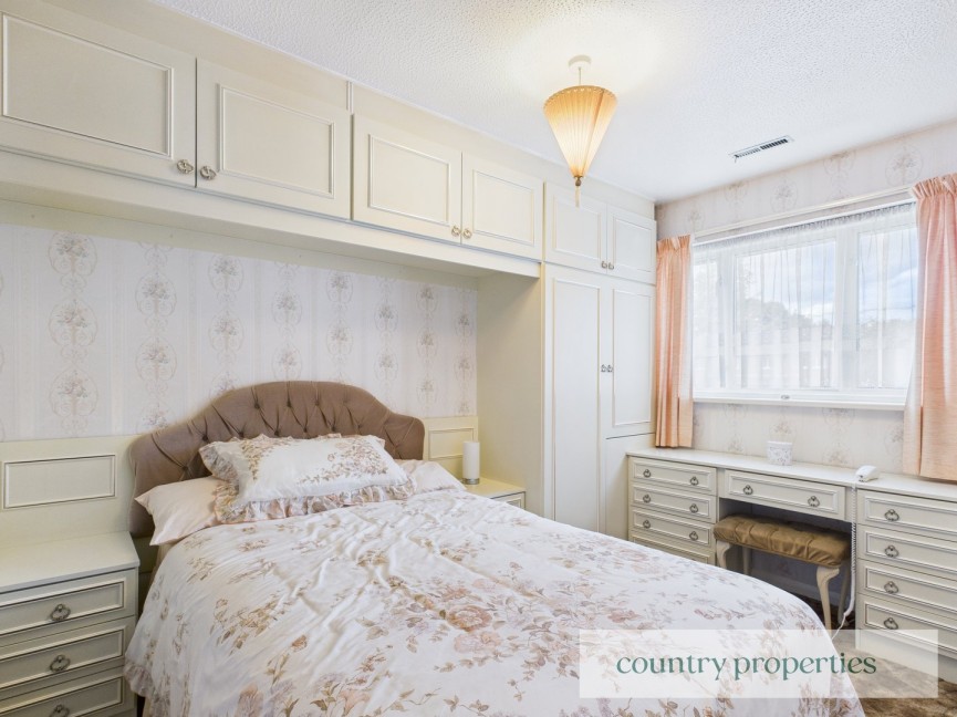 3 bedroom House for Sale Poppyfields, Welwyn Garden City, Hertfordshire