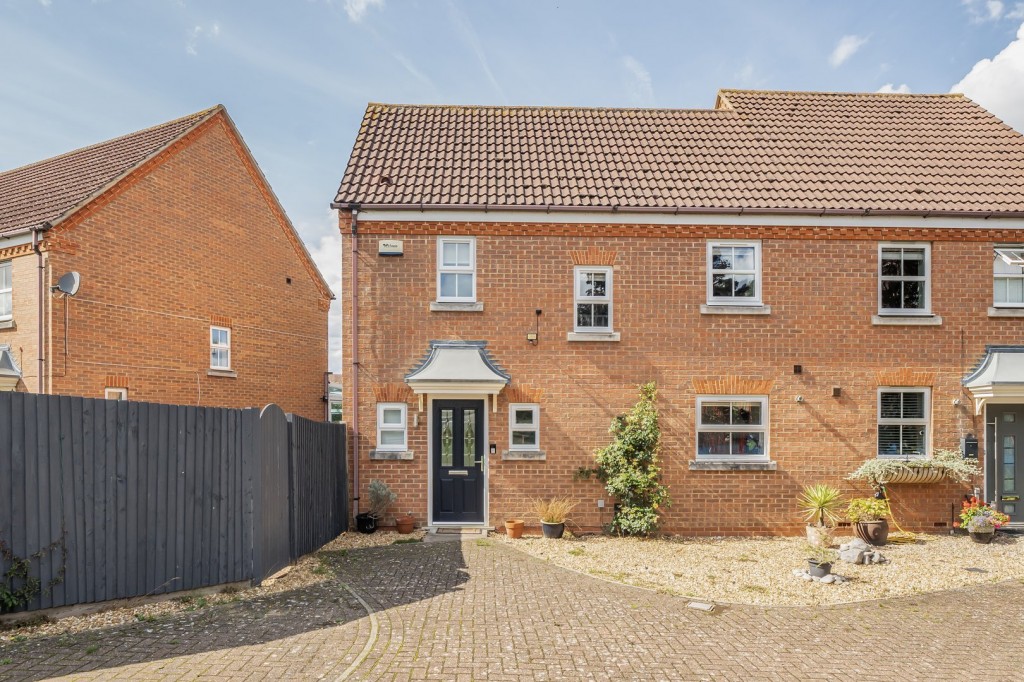 Kingfisher Road, Shefford, Bedfordshire