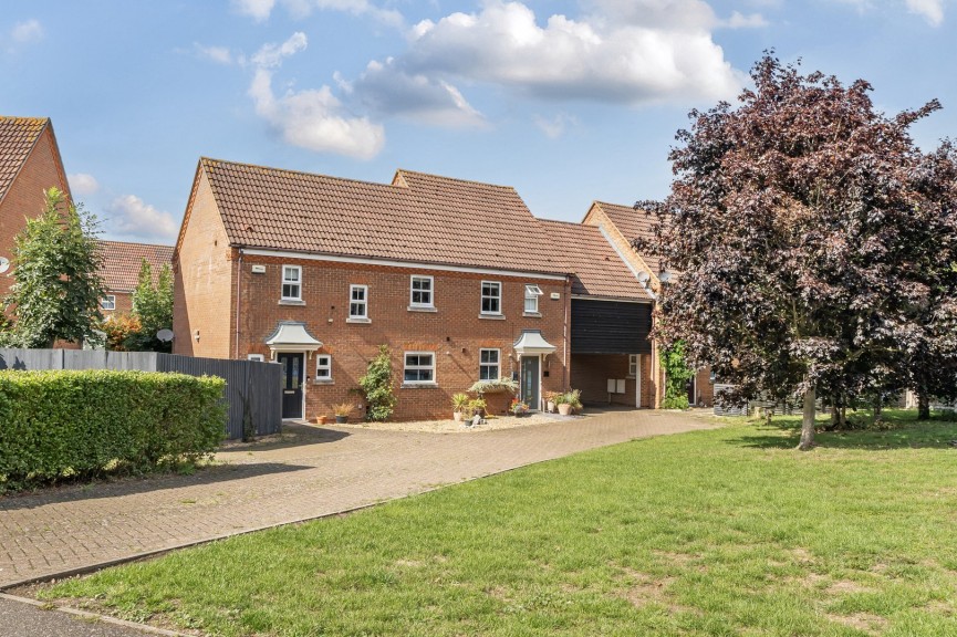 3 bedroom House for Sale Kingfisher Road, Shefford, Bedfordshire