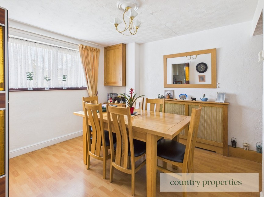3 bedroom House for Sale Dawley, Welwyn Garden City, Hertfordshire
