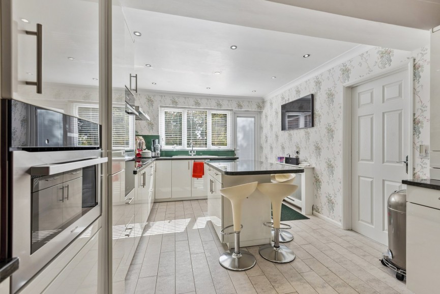 4 bedroom House for Sale Uplands Avenue, Hitchin, Hertfordshire