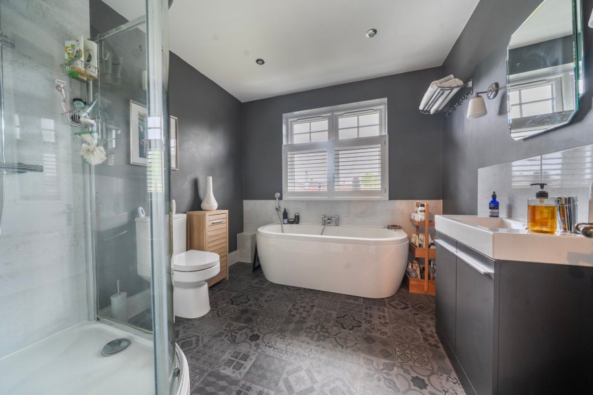 3 bedroom House for Sale High Street, Arlesey, Bedfordshire