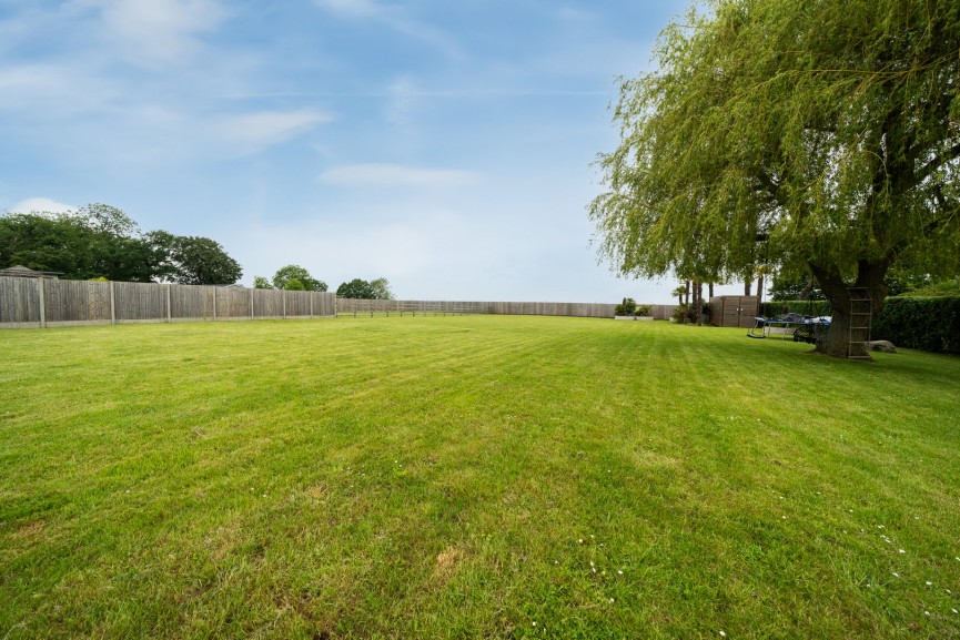 3 bedroom Bungalow for Letting Shefford Road, Meppershall, Bedfordshire