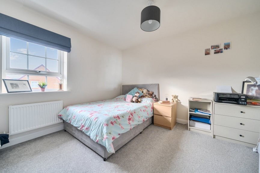 4 bedroom House for Sale Fir Tree Road, Stotfold, Bedfordshire