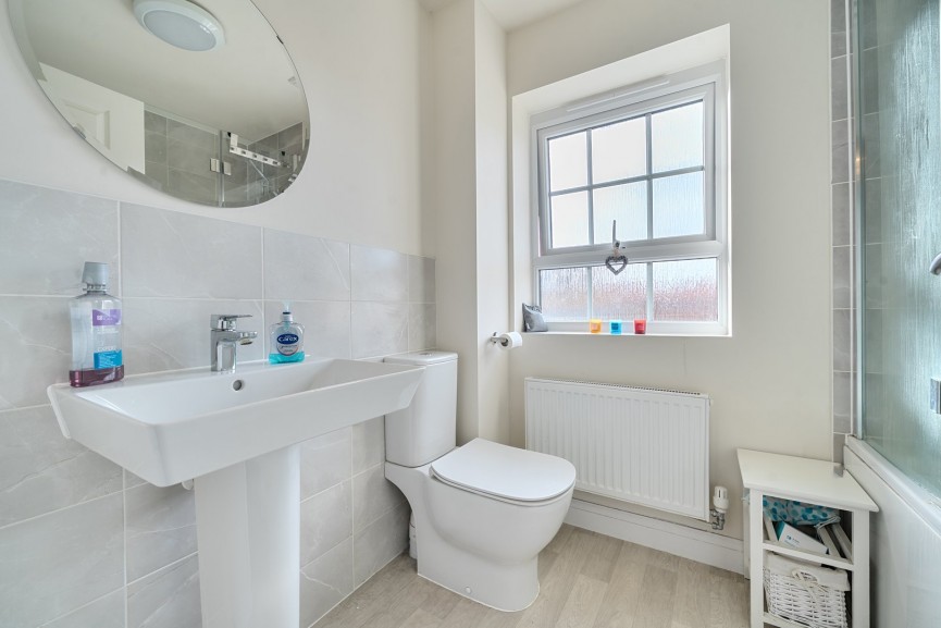 4 bedroom House for Sale Fir Tree Road, Stotfold, Bedfordshire